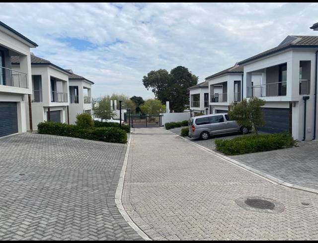 3 BEDROOM HOUSE FOR SALE IN PROTEA HEIGHTS